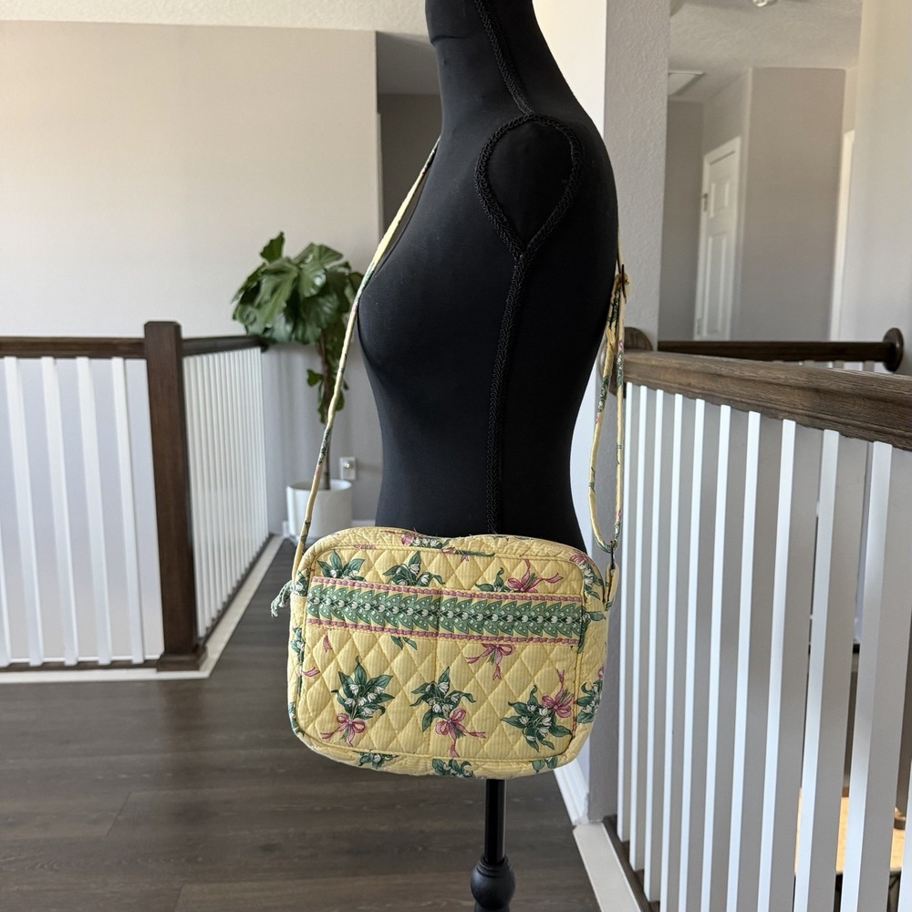VERA BRADLEY Butter Yellow Hope Floral Lily Shoulder Crossbody Bag Retired Y2K - Picture 3 of 11